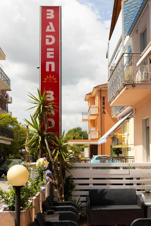 Hotel Baden Baden リミニ エクステリア 写真