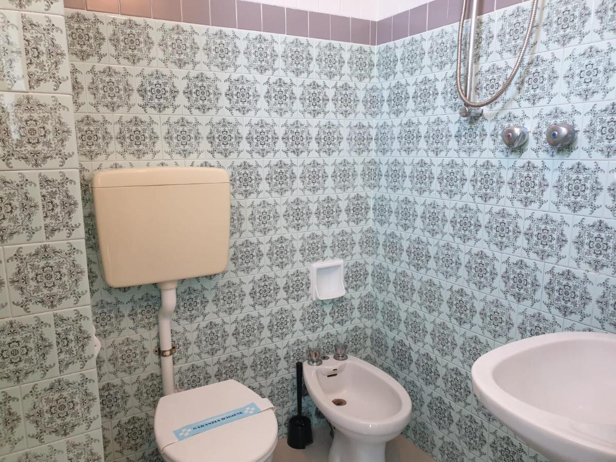 Hotel Baden Baden リミニ エクステリア 写真